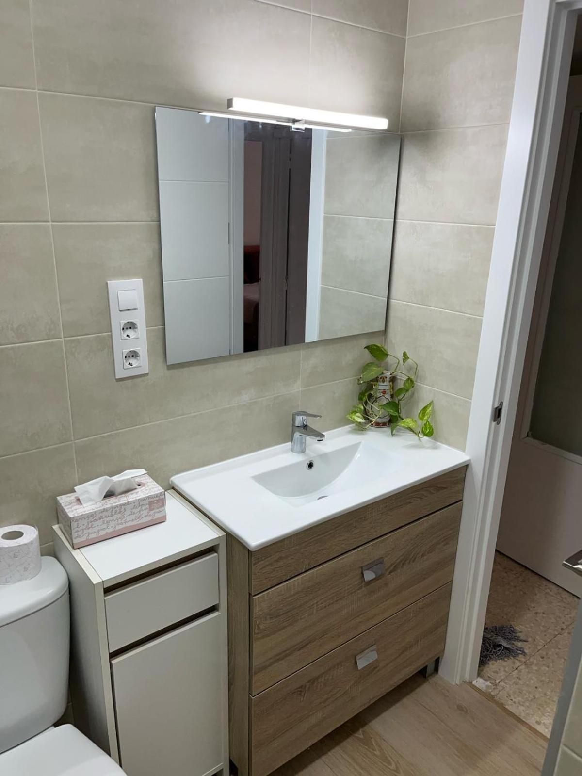 Cozy Apartment Next To Center Seville Luaran gambar