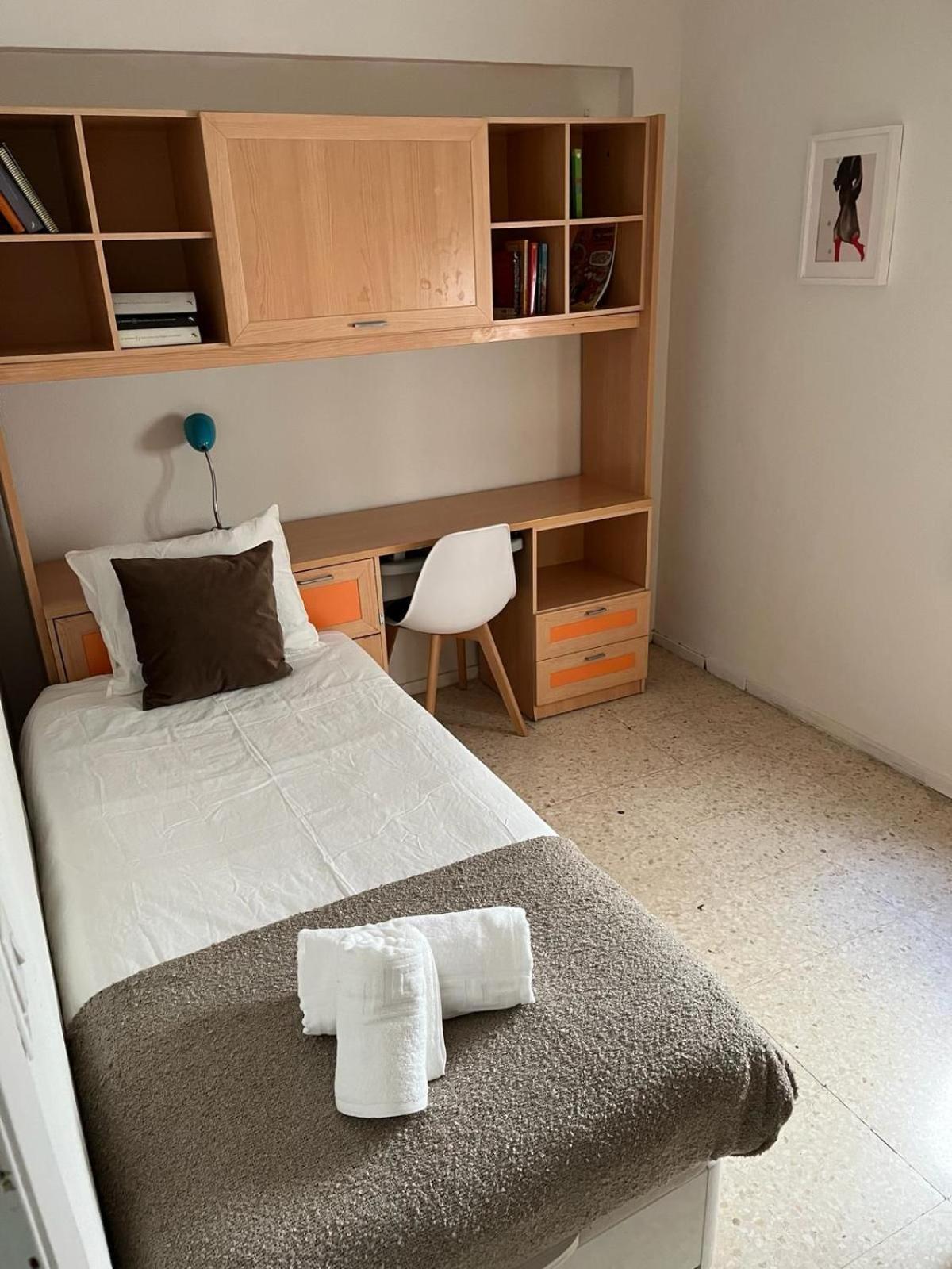 Cozy Apartment Next To Center Seville Luaran gambar