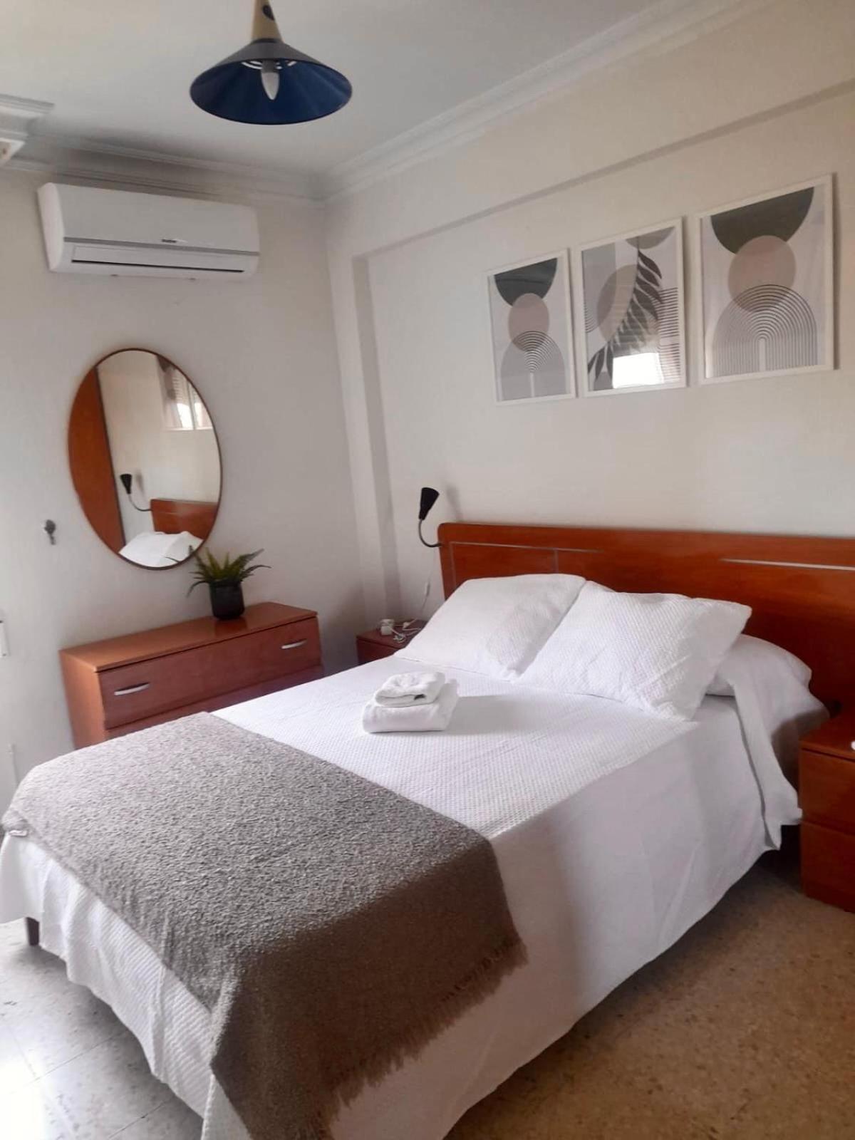 Cozy Apartment Next To Center Seville Luaran gambar