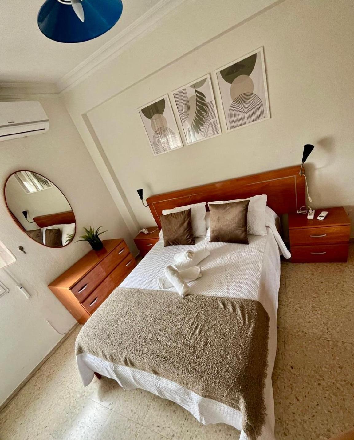 Cozy Apartment Next To Center Seville Luaran gambar