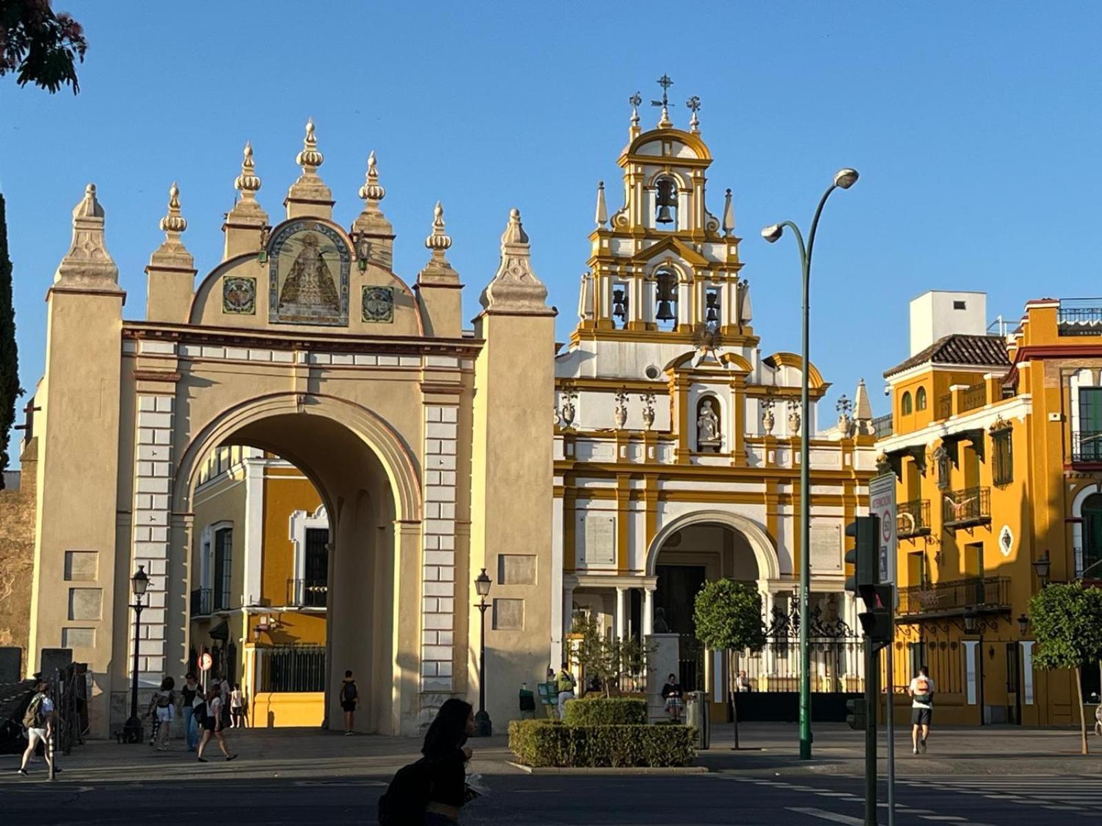 Cozy Apartment Next To Center Seville Luaran gambar