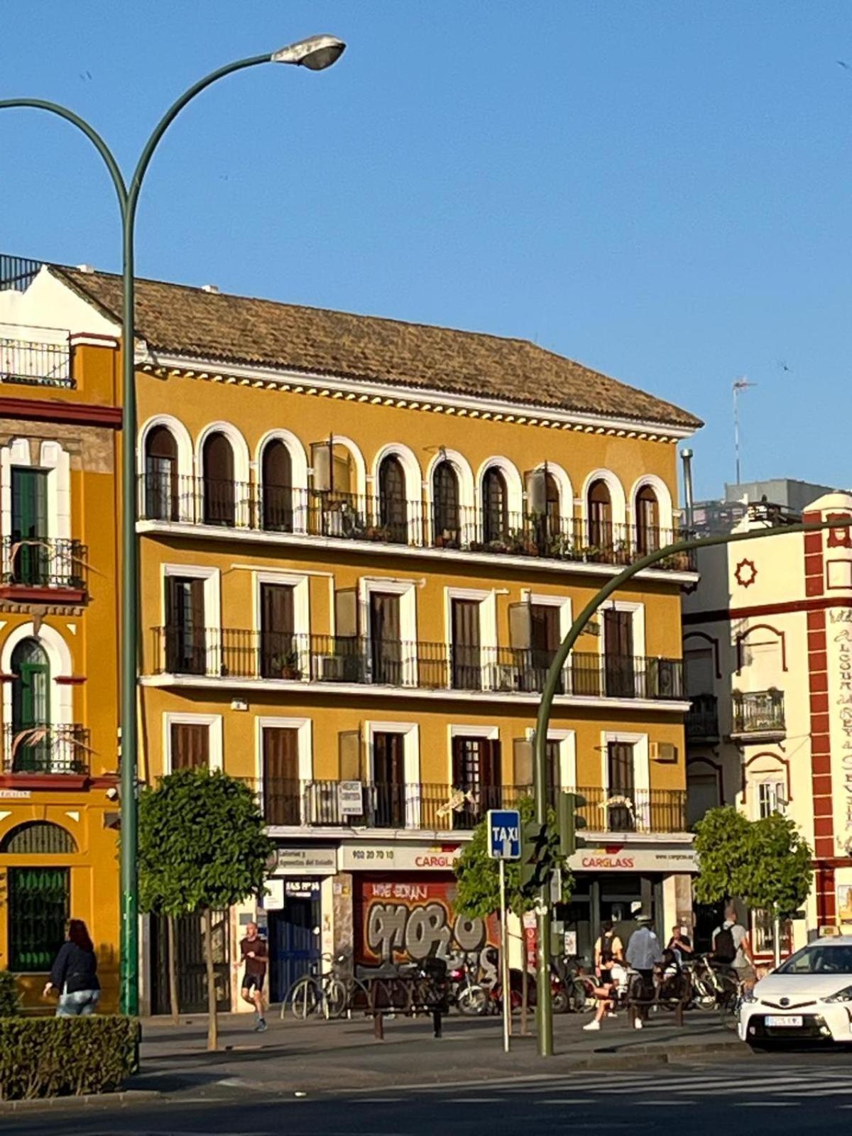 Cozy Apartment Next To Center Seville Luaran gambar