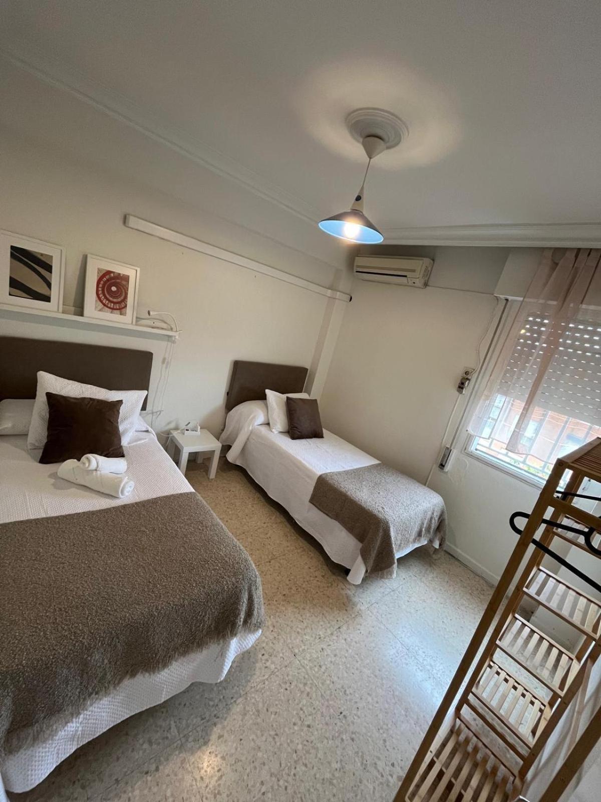 Cozy Apartment Next To Center Seville Luaran gambar